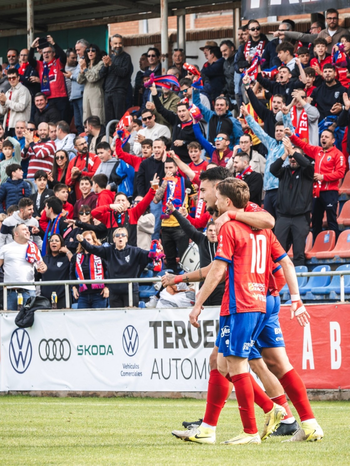 Un centenar de hinchas acompañarán al CD Teruel en su partido en Villarreal