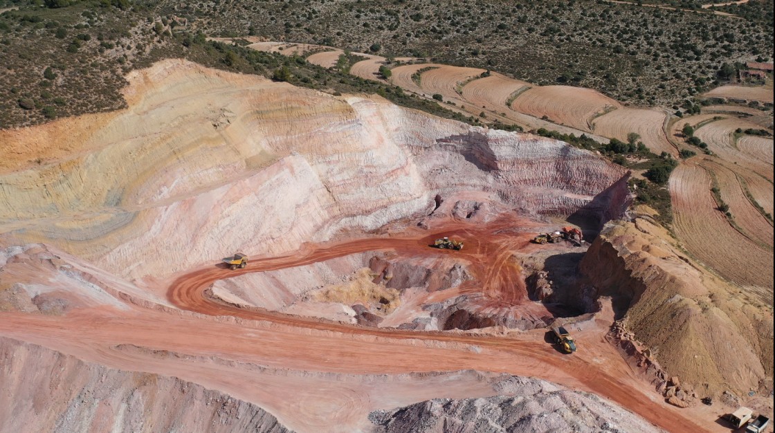 Grupo Pamesa restaura con éxito la primera fase agotada de la mina de arcillas de Seno