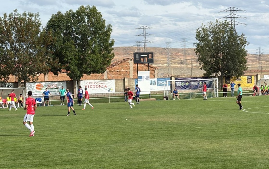 El Calamocha regresa a la victoria en Illueca (2-4) y vuelve a dormir líder de liga