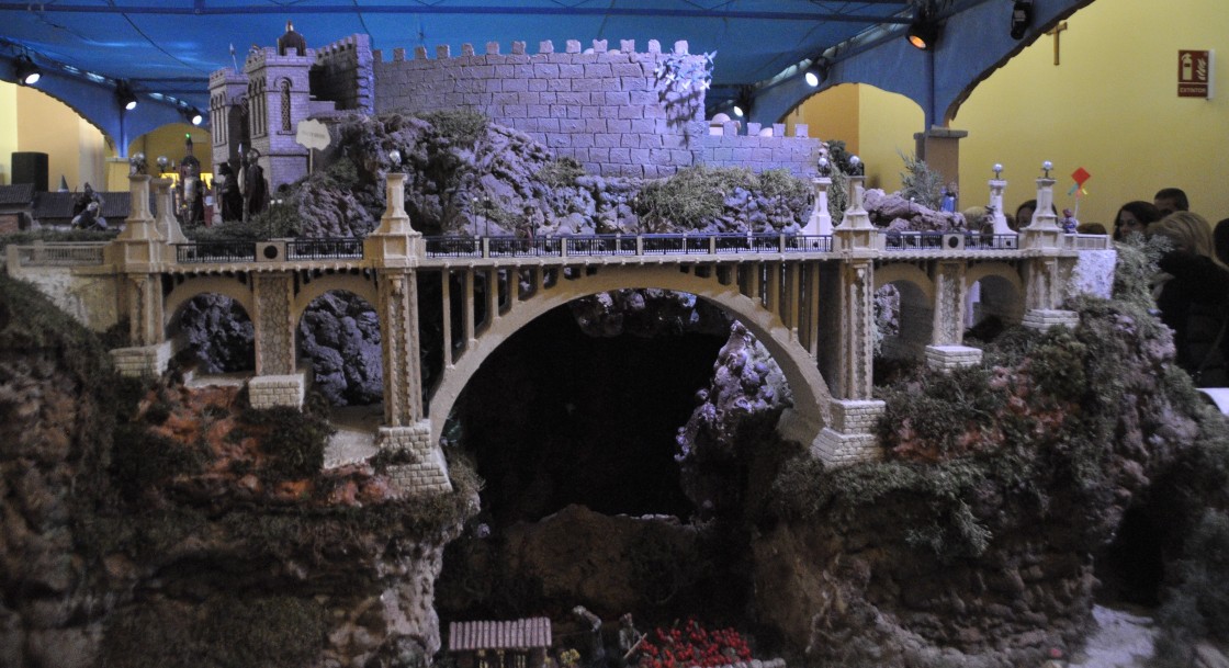 El Belén de San Pedro es ya un símbolo de la Navidad en Teruel tras más de dos décadas de su creación