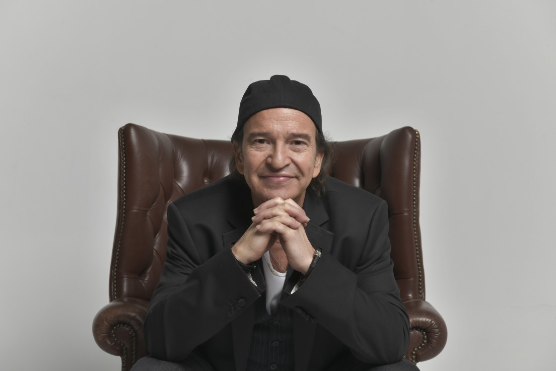 Álvaro Urquijo, líder de Los Secretos: “Hoy se escucha más música que nunca, pero a los artistas no se nos retribuye con justicia”