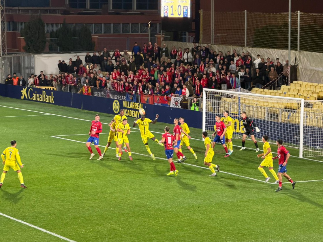 El CD Teruel remonta y vence en Villarreal (1-2) para volver a encauzar su camino en liga