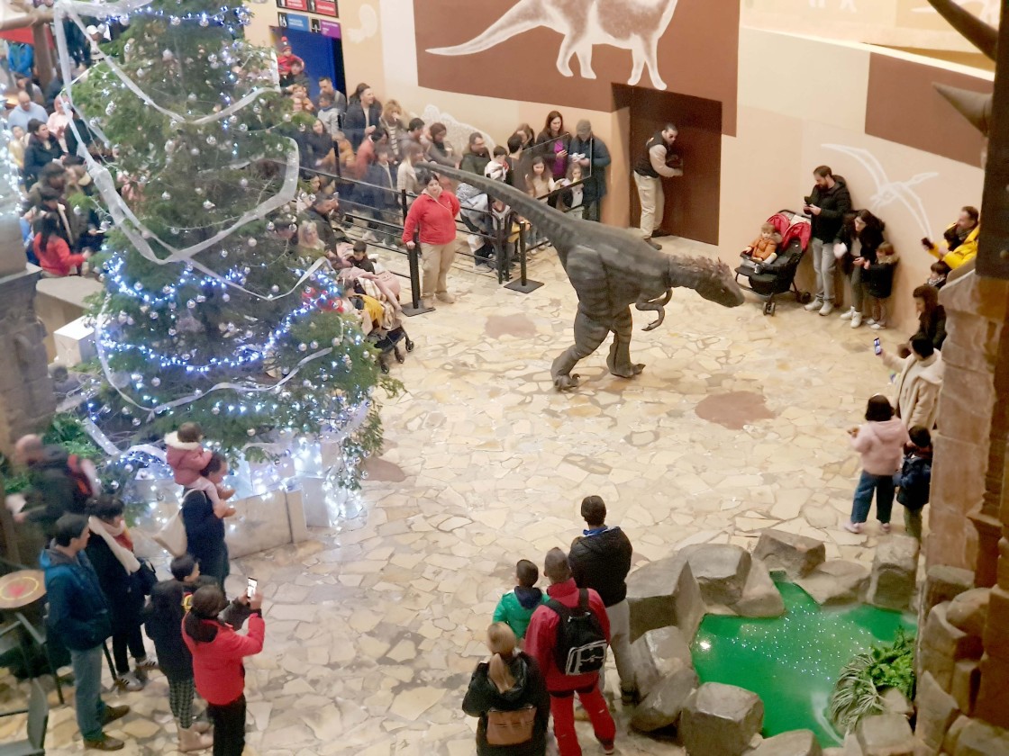 Más de 3.200 personas visitan Dinópolis durante este puente de diciembre