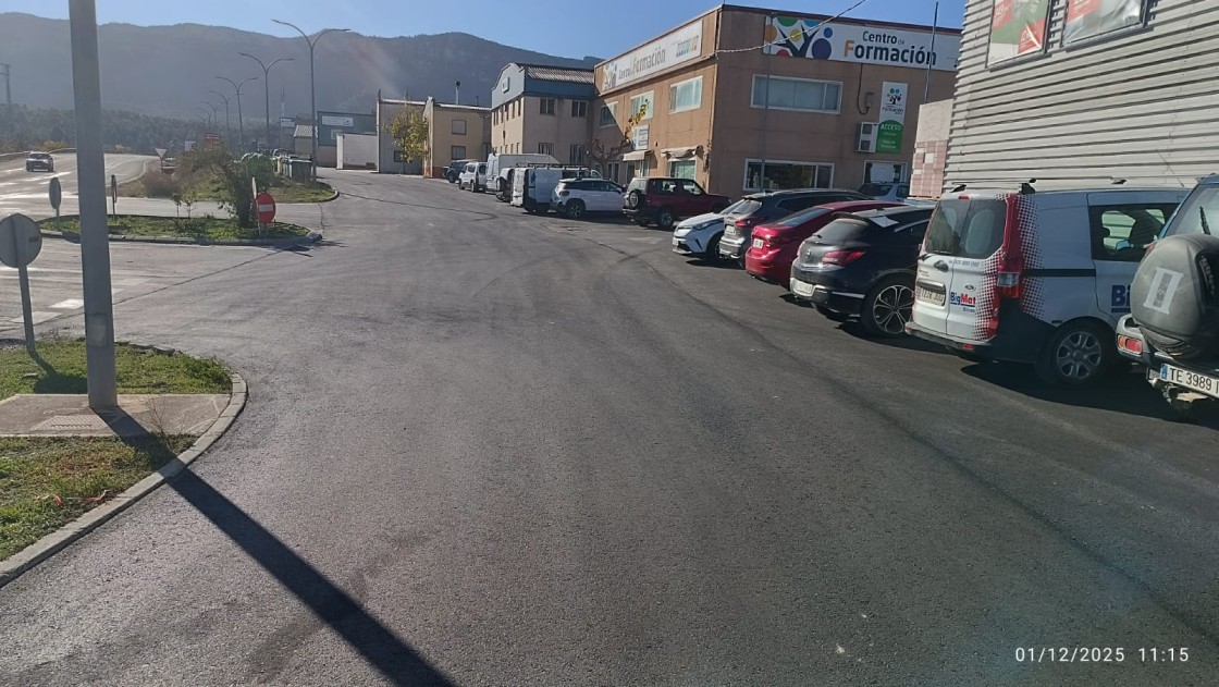 El polígono industrial de Valderrobres ya luce desde este mes nueva pavimentación