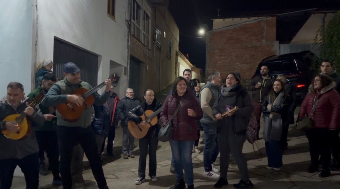 El uso del consolador o el precio de los huevos, temas de las Jotas G de Formiche