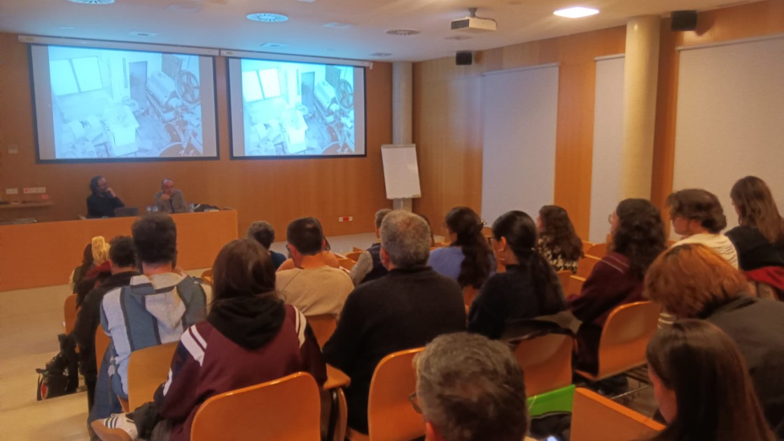 Jacobo Castellano comparte su proceso creativo en el Edificio Bellas Artes de Teruel