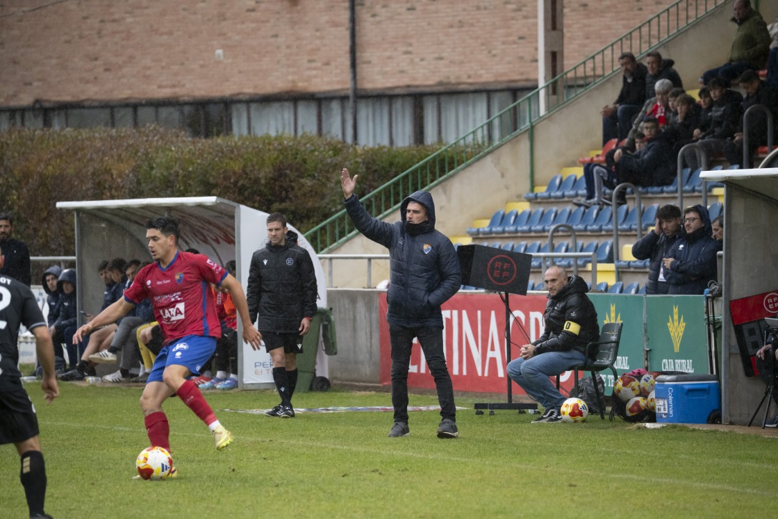 Parras: “No sé si somos el lobo, pero la cenicienta seguro que no”