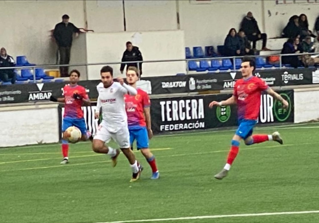 El Utrillas hace méritos para su primer triunfo, pero empata con el colista Zuera (0-0)