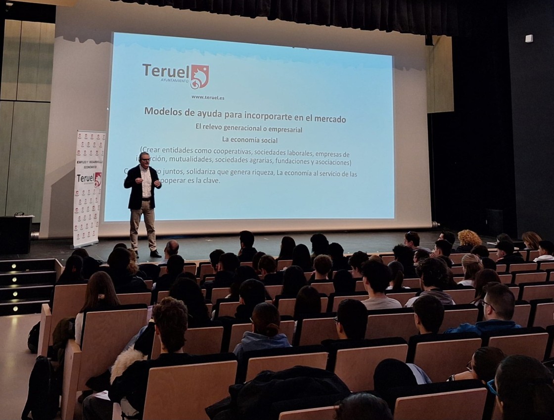 Estudiantes de FP conocen experiencias laborales contadas en primera persona