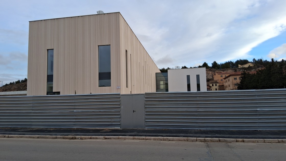 Educación valla y coloca cámaras de seguridad en el Museo de la Guerra Civil