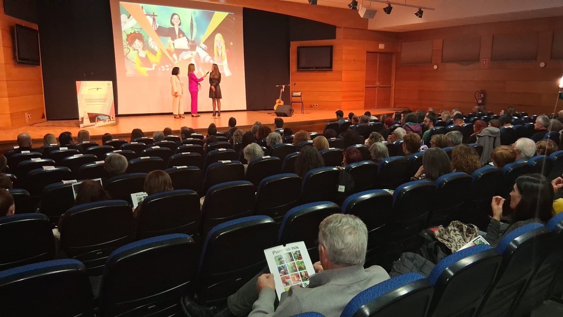 El calendario Pioneras 2026 se presenta en público visibilizando la igualdad de género
