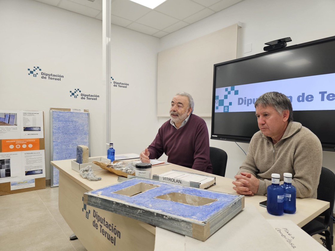 El proyecto de material constructivo aislante a partir de lana de Teruel avanza con la presentación de un panel tipo