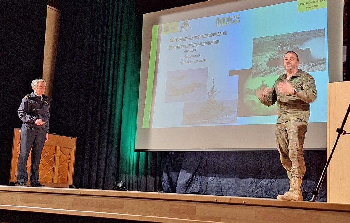 Las Fuerzas de Seguridad enseñan en el Vega del Turia sus salidas profesionales