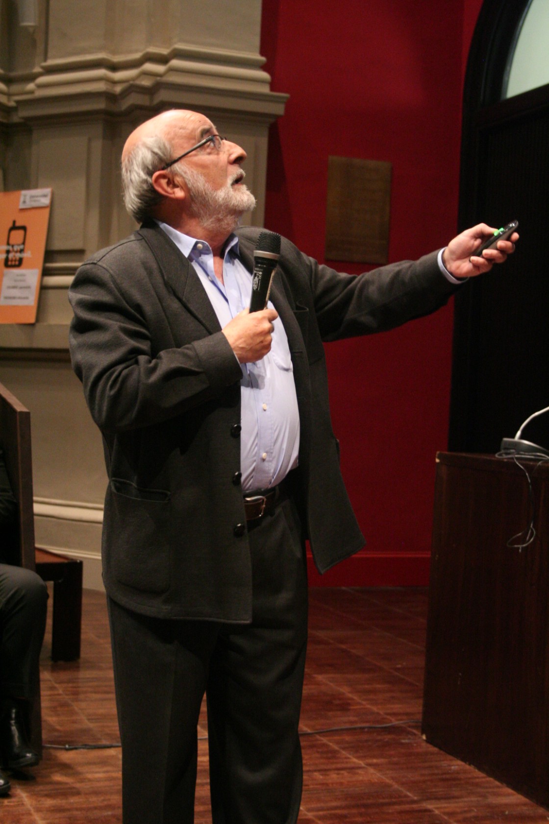 El historiador Agustín Ubieto, galardonado con el Premio Eloy Fernández Clemente