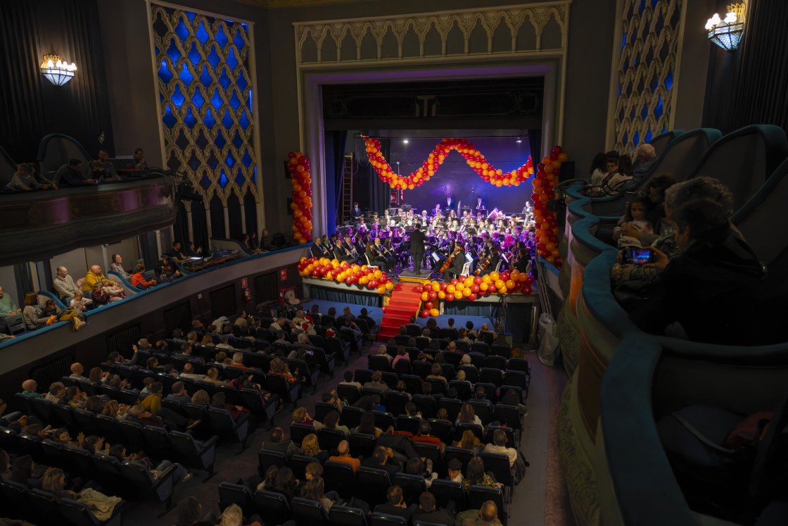 El Concierto de Navidad de la Banda Santa Cecilia reivindica la música como medio para viajar en el tiempo