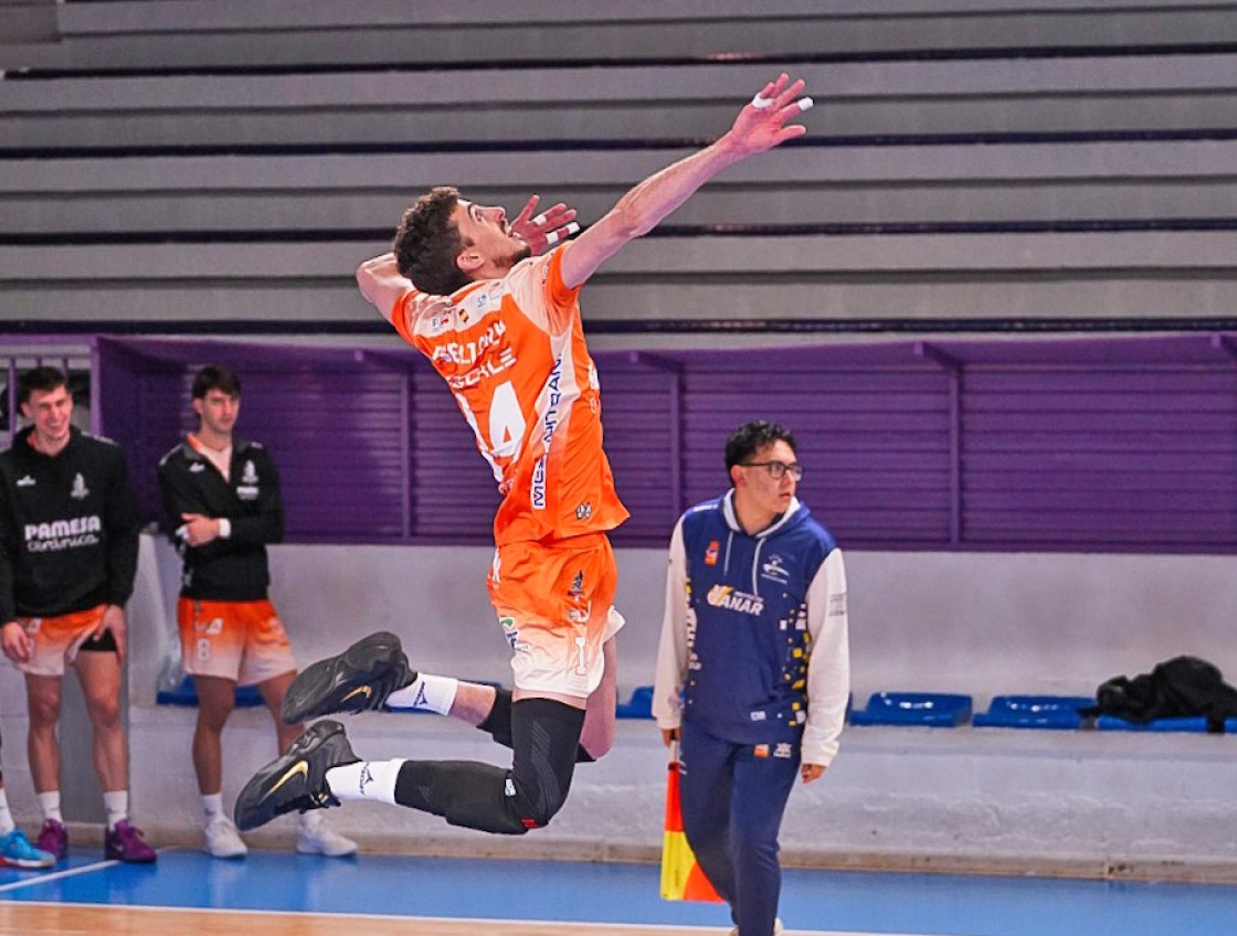 Pamesa deja pasar una oportunidad clara de triunfo en Tenerife (3-2)