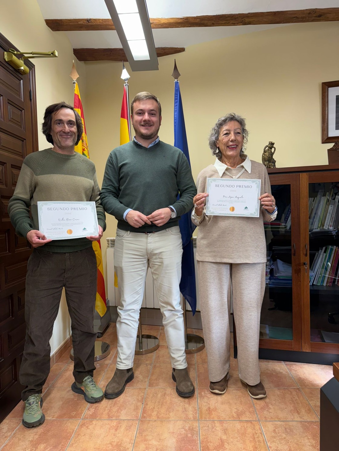 Daniel Juan gana el premio fotográfico y María Navarro el literario