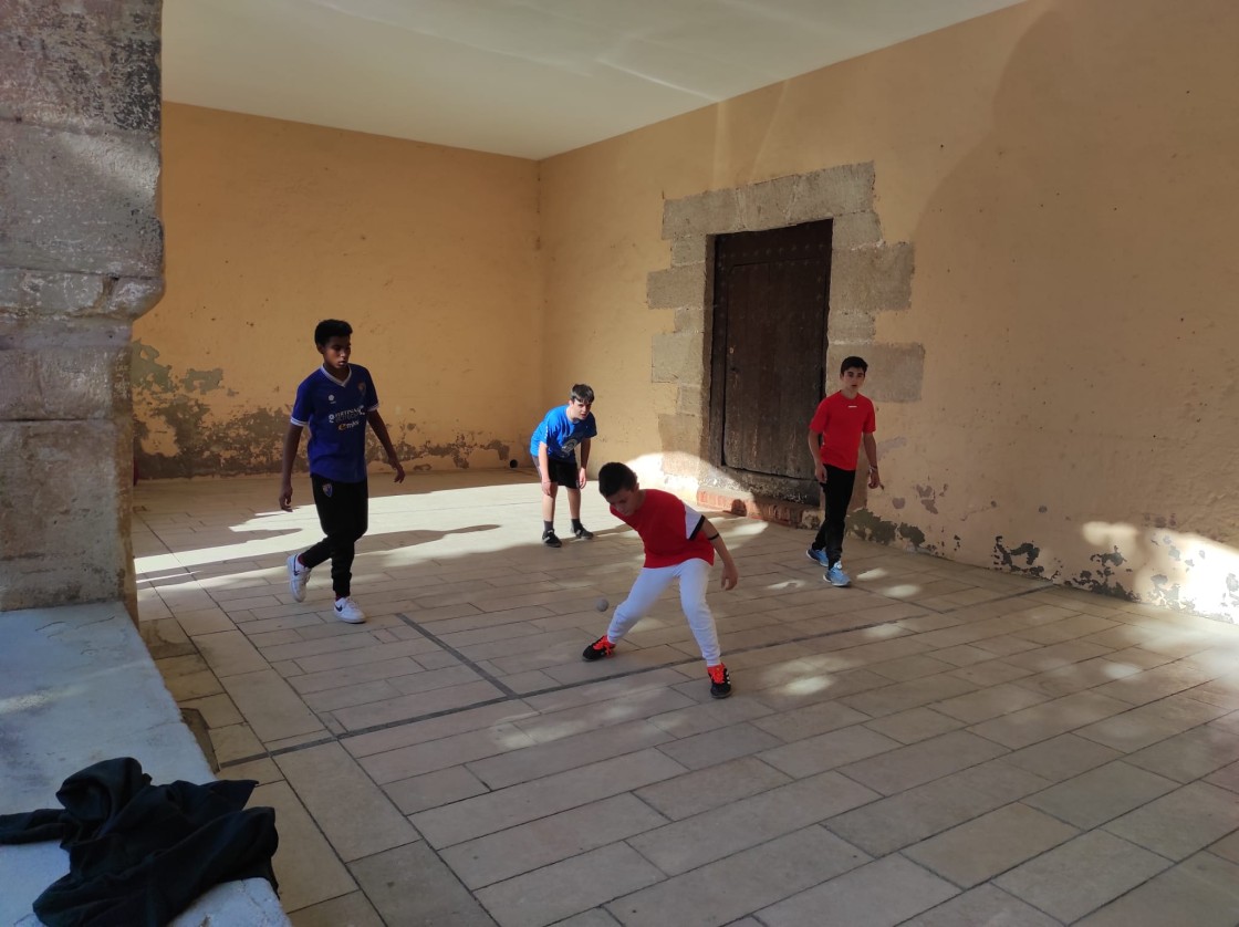 Los Amigos de los Trinquetes hacen balance: 16 encuentros