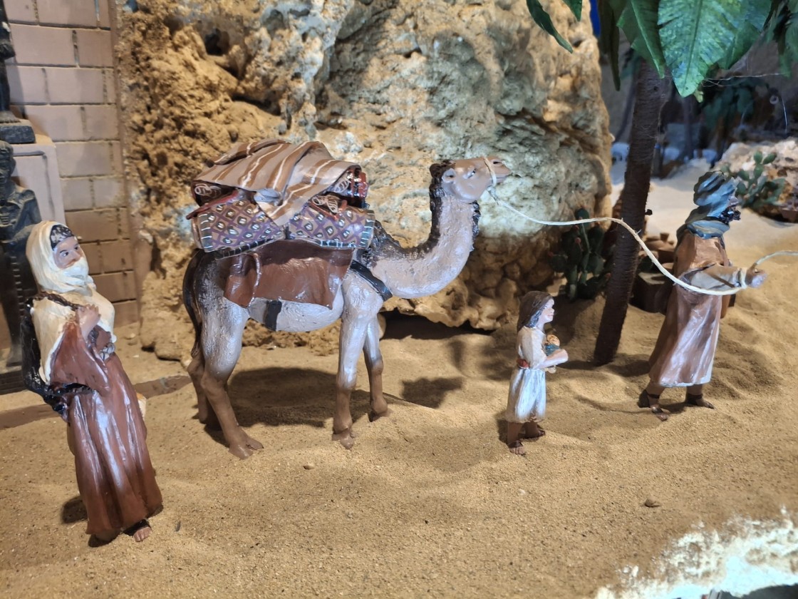 Alcorisa se inspira en la Biblia para instalar un belén con más de 70 figuras en movimiento