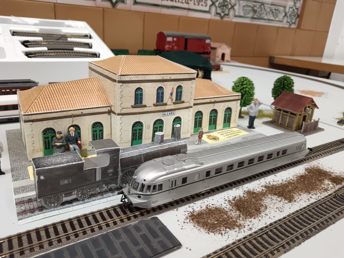 ‘Raíles, el tren que soñamos’ recupera la memoria de la vía del Val de Zafán