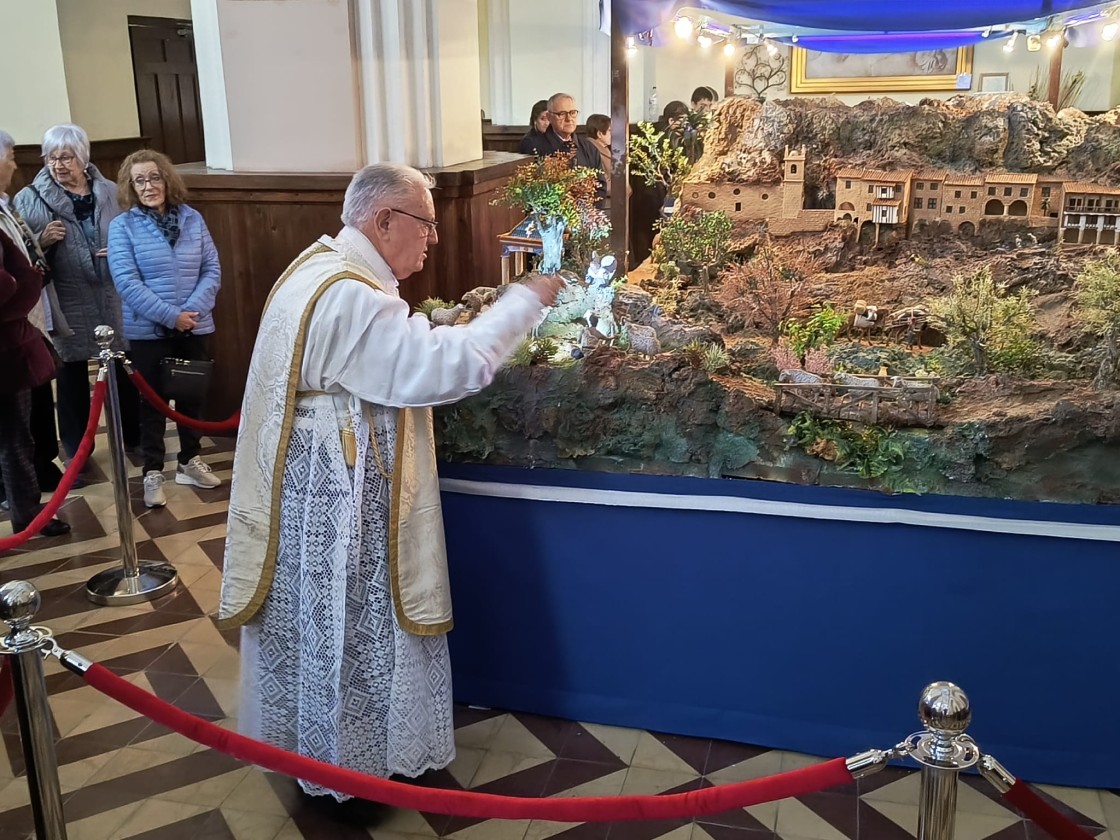 Mas de las Matas reproduce algunos de sus monumentos más emblemáticos en su belén