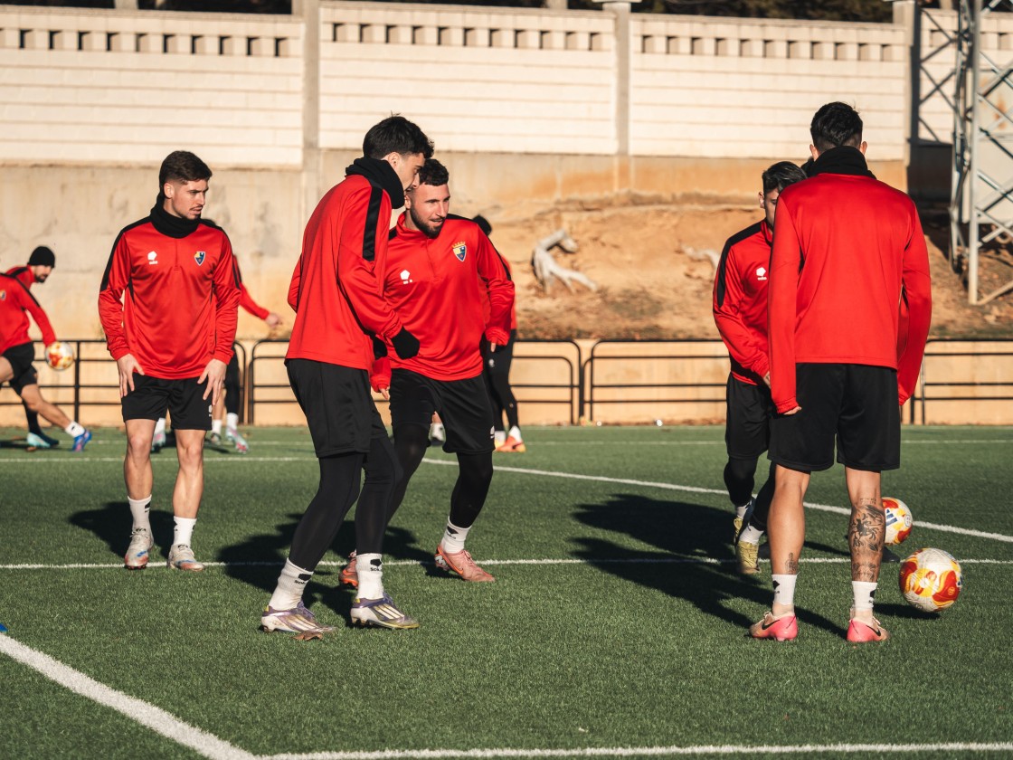 El CD Teruel vuelve a pisar el verde tras el parón navideño