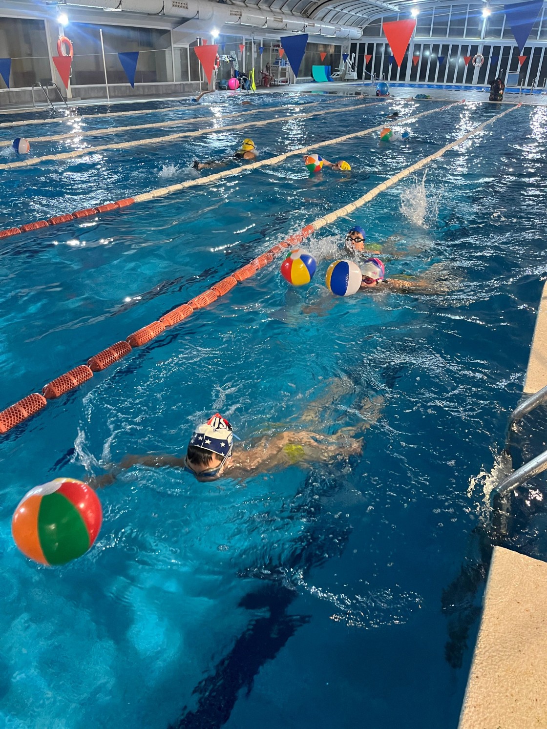 El internacional del Triatlón La Val, Izan Edo, imparte un clinic en Utrillas
