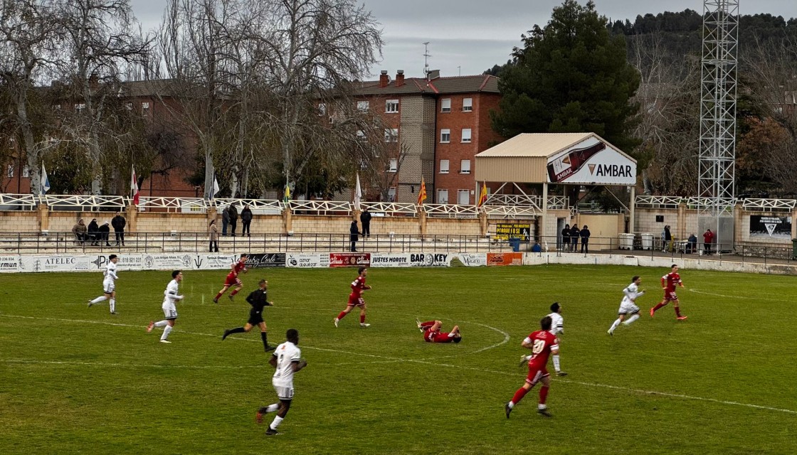 El Andorra cumple y se lleva el partido en casa ante el Casetas (2-1)