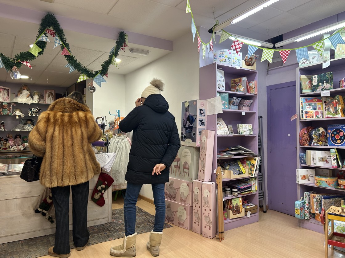 El día de Reyes llena hogares  de regalos y dinamiza el comercio local