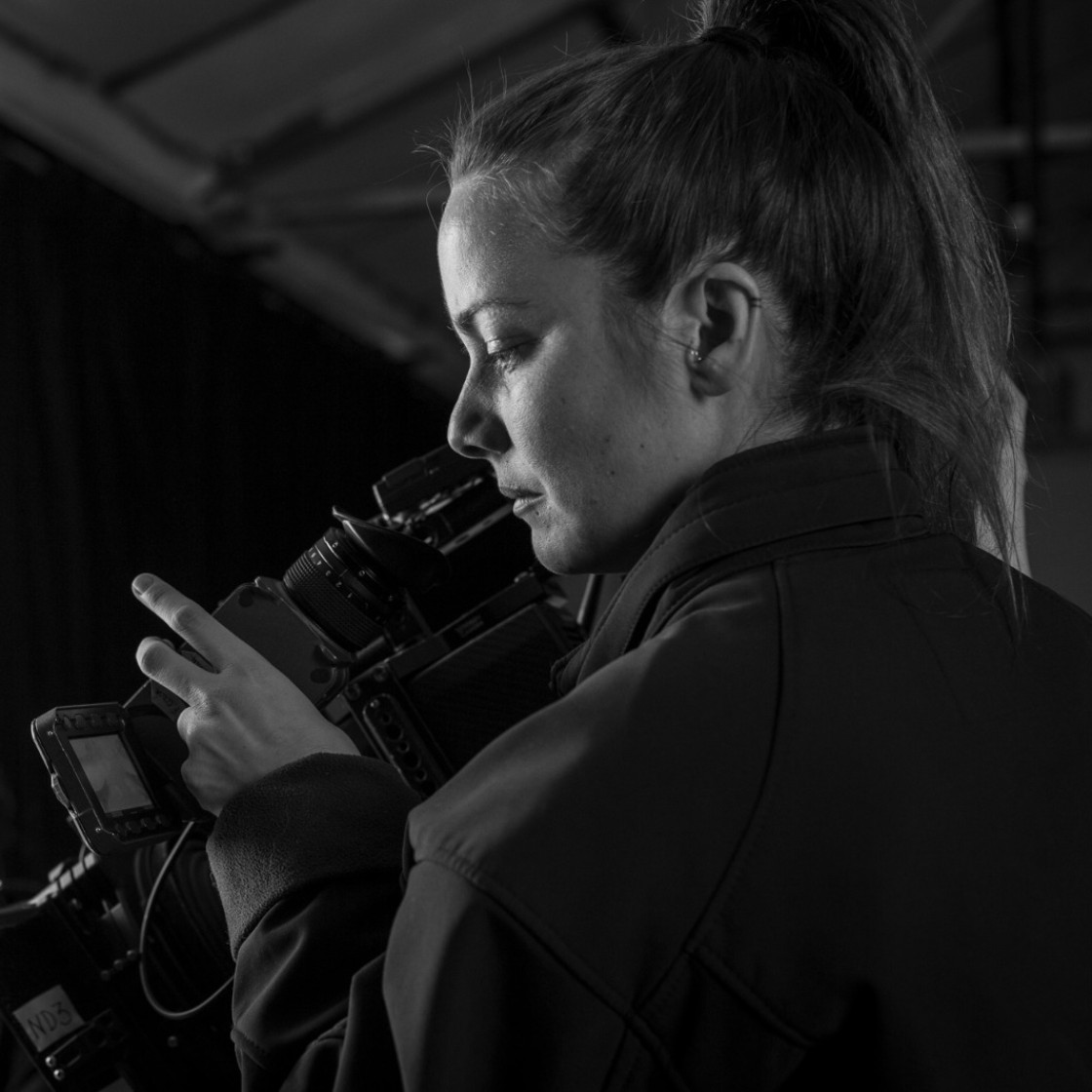 Sara Almonacid, directora de fotografía descendiente de Singra: “Para dirigir un largo tienes que tenerlo todo bien planificado.  Y dinero. Mucho dinero”