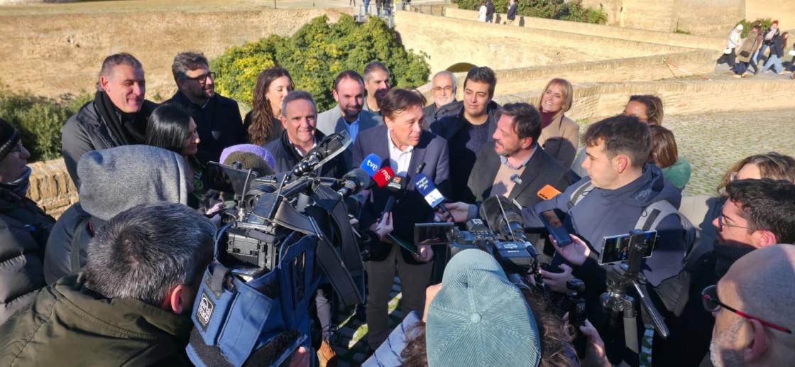 Las repeticiones en los puestos de salida marcan las candidaturas del 8F