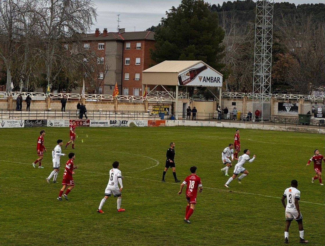 Primer pleno de victorias desde que coinciden en Tercera Andorra, Calamocha y Utrillas