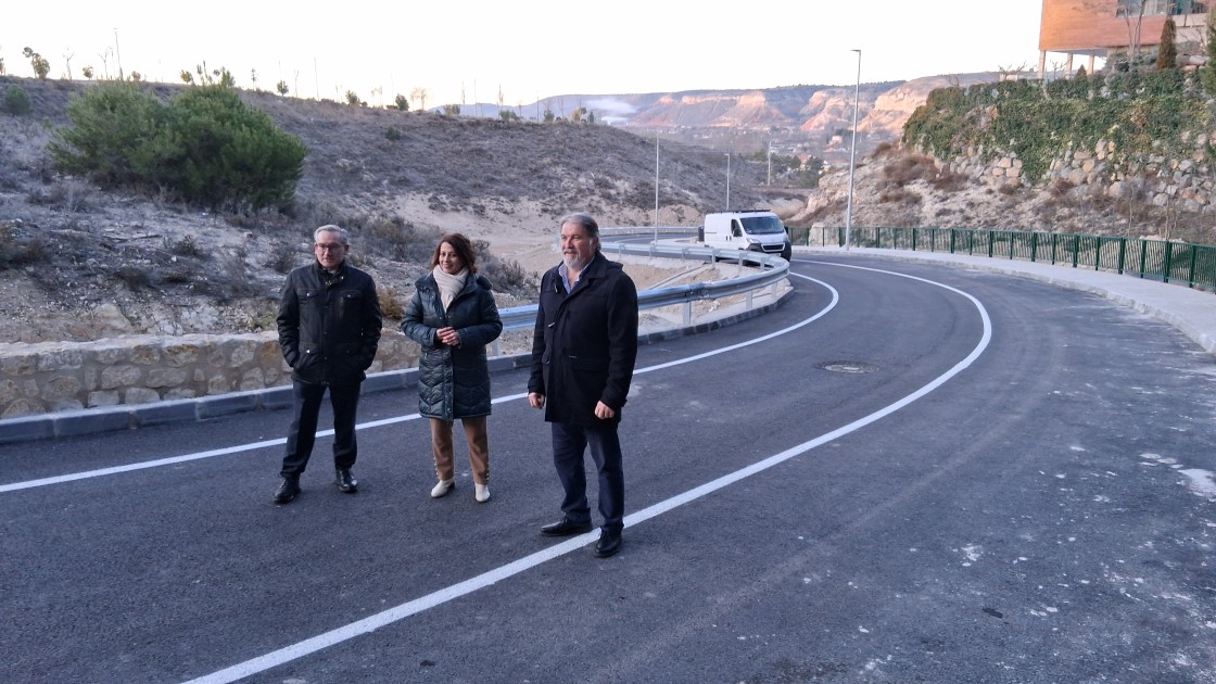 Abre al tráfico la cuesta del Pueblo Gitano en Teruel tras un año de obras
