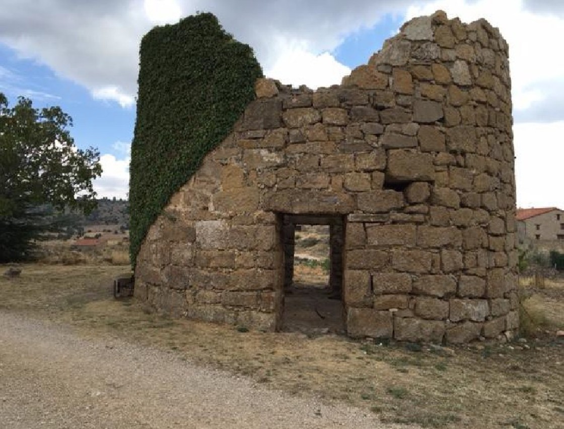 Jabaloyas declarará Monumento de Interés Local su molino de viento