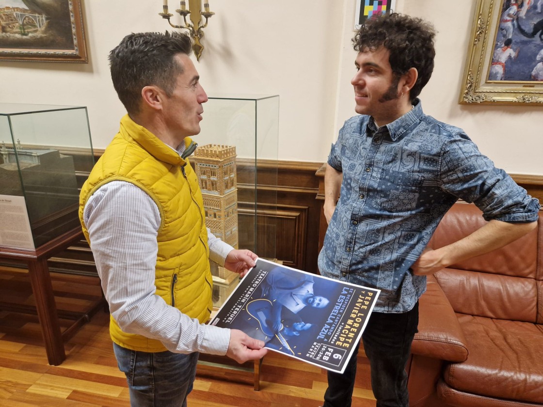 Javier Macipe y Pepe Lorente se despiden cantando a 'La estrella azul' en Teruel