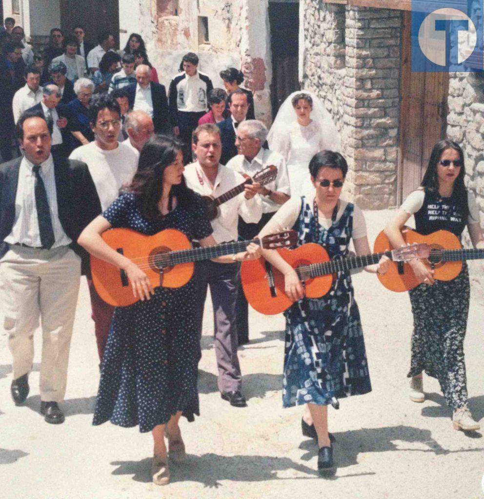 Pueblo que canta no muere