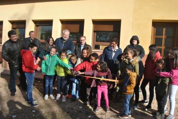 Galve construye una tercera aula en el colegio para atender a los 21 alumnos