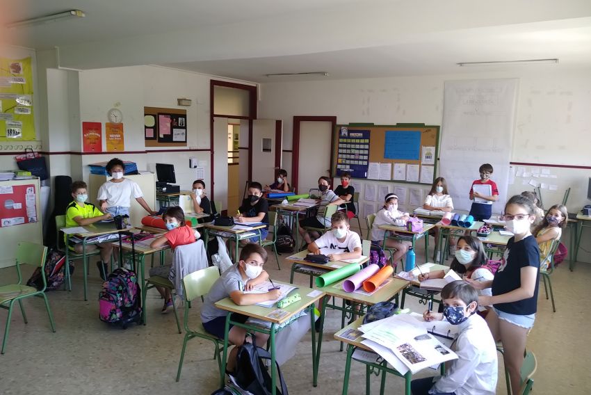 Pedro Sánchez felicita a estudiantes de 4º de Primaria de la Fuenfresca por un trabajo sobre la Constitución