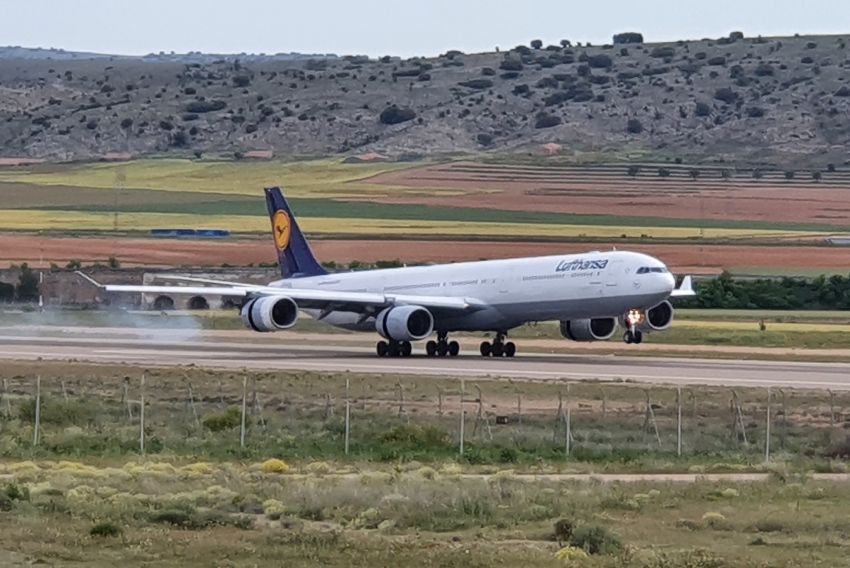 Lufthansa oferta 12 de sus 17 A340-600 estacionados en el Aeropuerto de Teruel