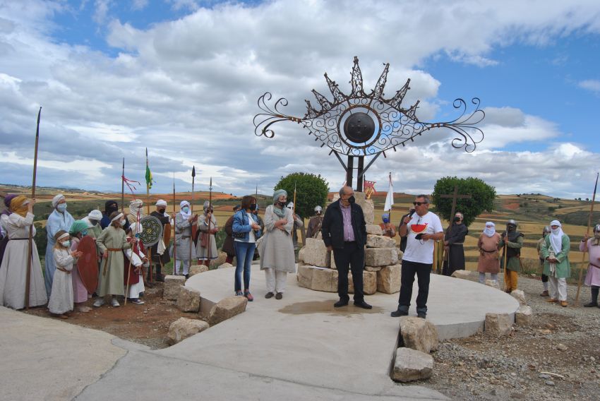 El artista José Azul aporta una escultura como homenaje a Cutanda y a su famosa batalla