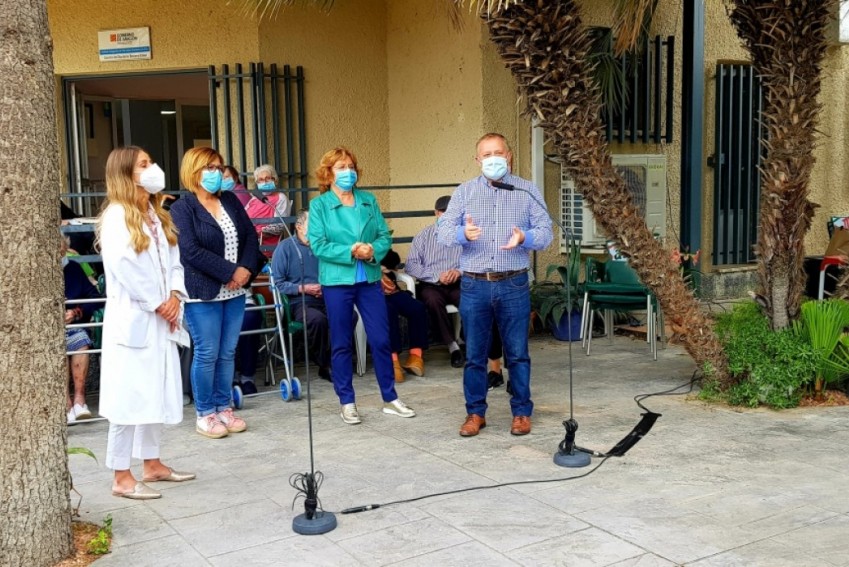 Los residentes vacunados no tendrán que usar mascarilla dentro de los centros de mayores o de personas con discapacidad