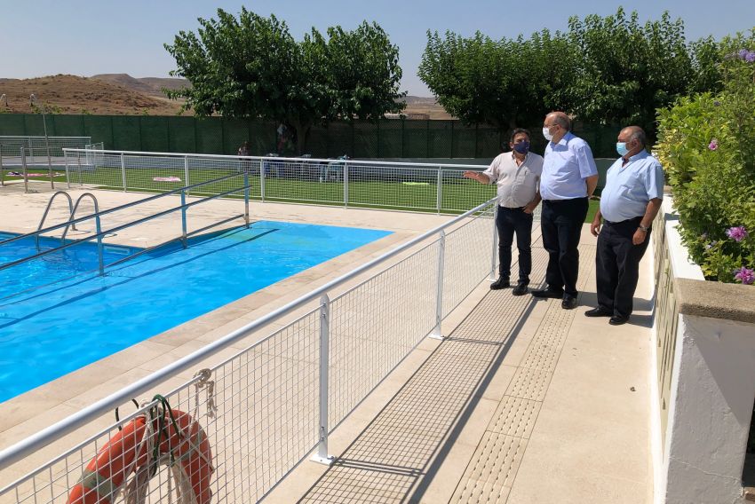 Samper de Calanda invierte 150.000 euros en la remodelación de la piscina de verano