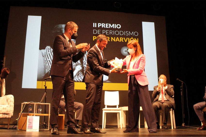 Javier Ruiz, jefe de Economía de la Cadena SER, recoge en Alcañiz el II Premio  Pilar Narvión y alerta sobre el crecimiento del “negocio de la mentira”