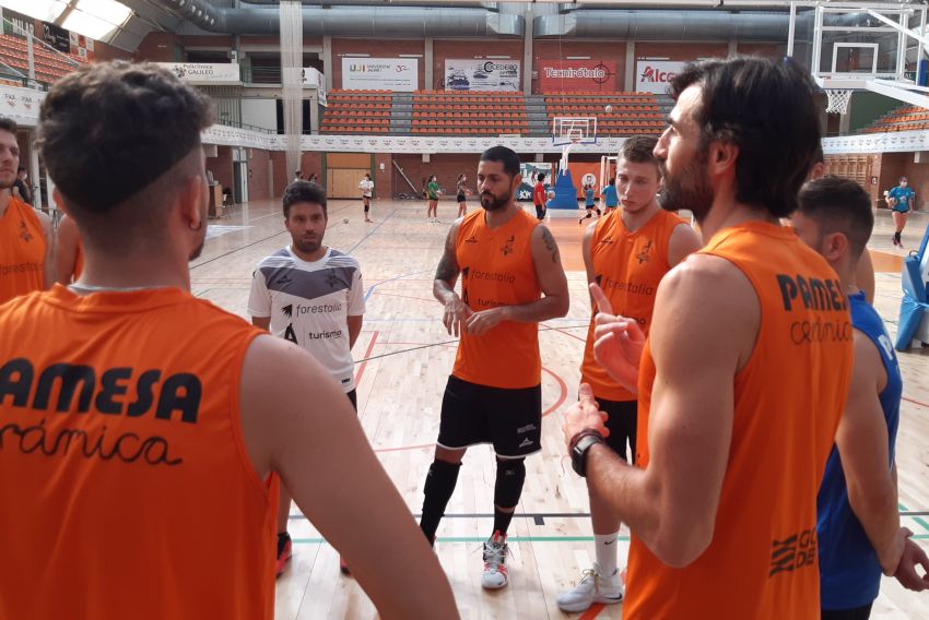 La pretemporada naranja se pone a prueba en Los Pajaritos