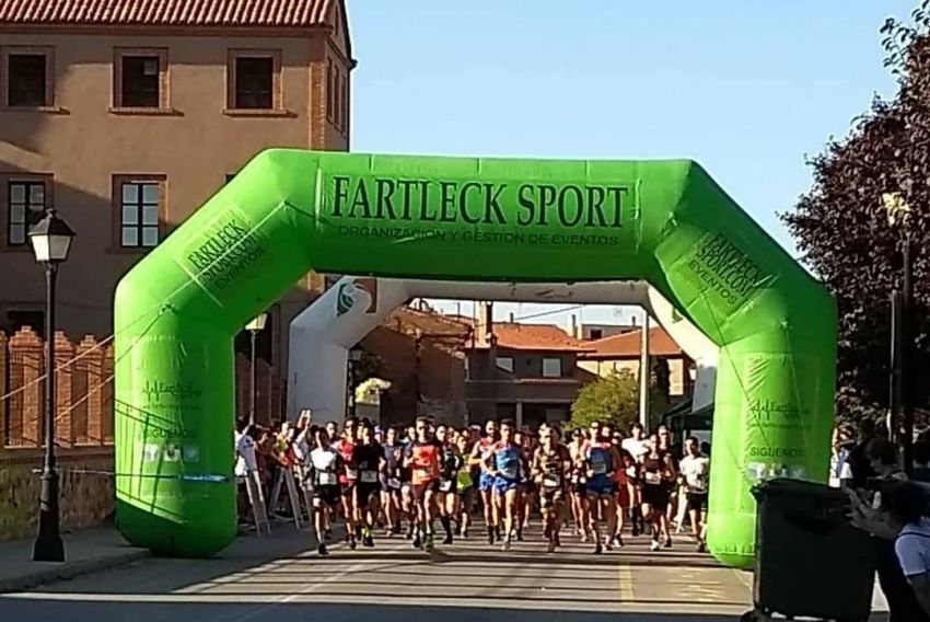 Más de 130 corredores en la salida de la Media Maratón de Monreal