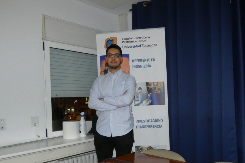 Un alumno de la EUPT crea un sistema para generar electricidad con las pisadas