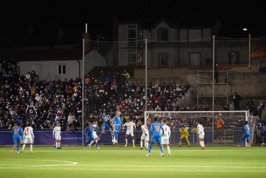 Utrillas vive una gran fiesta del fútbol a pesar de caer eliminado en Copa del Rey por el Valencia, de Primera División