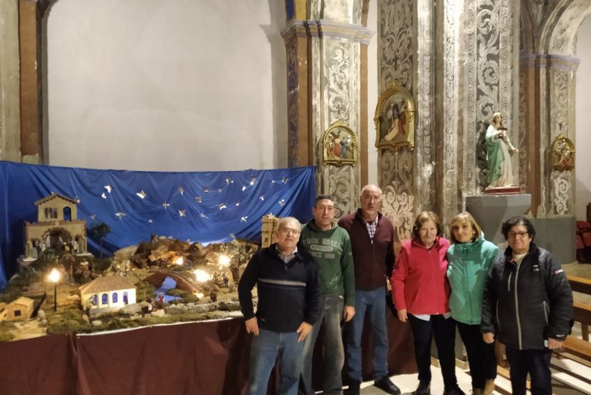 Cajas de poliespán para reproducir los edificios singulares de la Mata de los Olmos en el belén