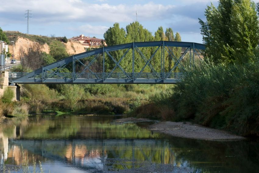 El puente metálico de Valderrobres estará cortado por obras el jueves por la noche