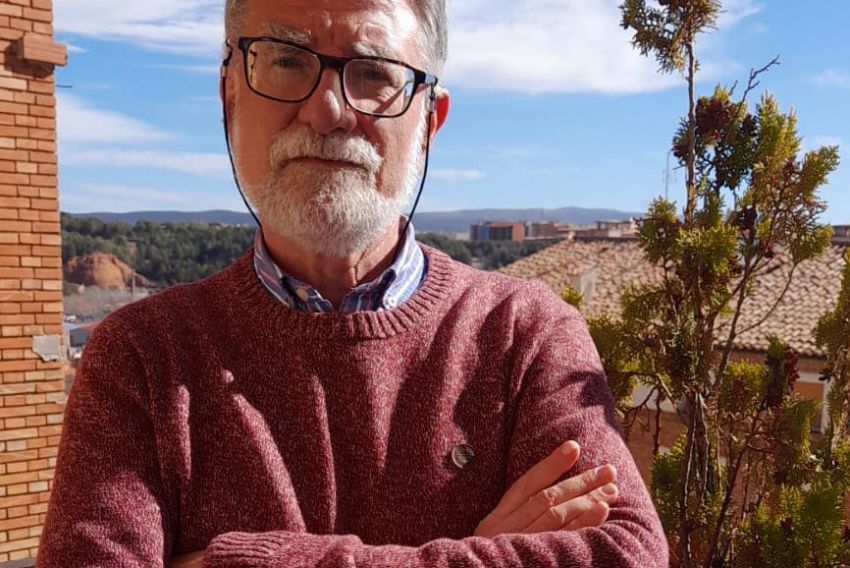 Lluís Rajadell, periodista turolense y escritor: “La ficción la escribo más cómodamente en catalán, porque es la lengua en la que me contaban los cuentos y las narraciones orales